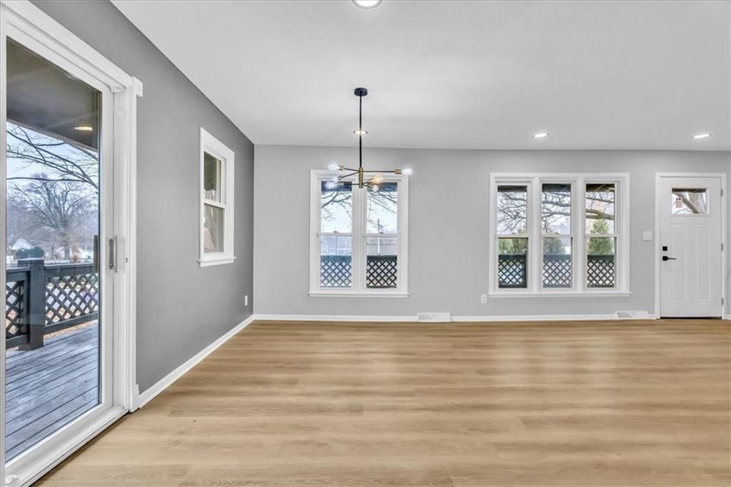 11114 W 70th Terrace — photo 9