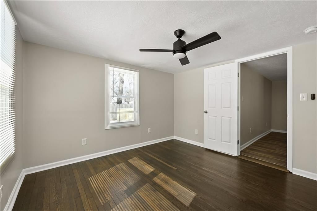 509 E 92nd Terrace — photo 16