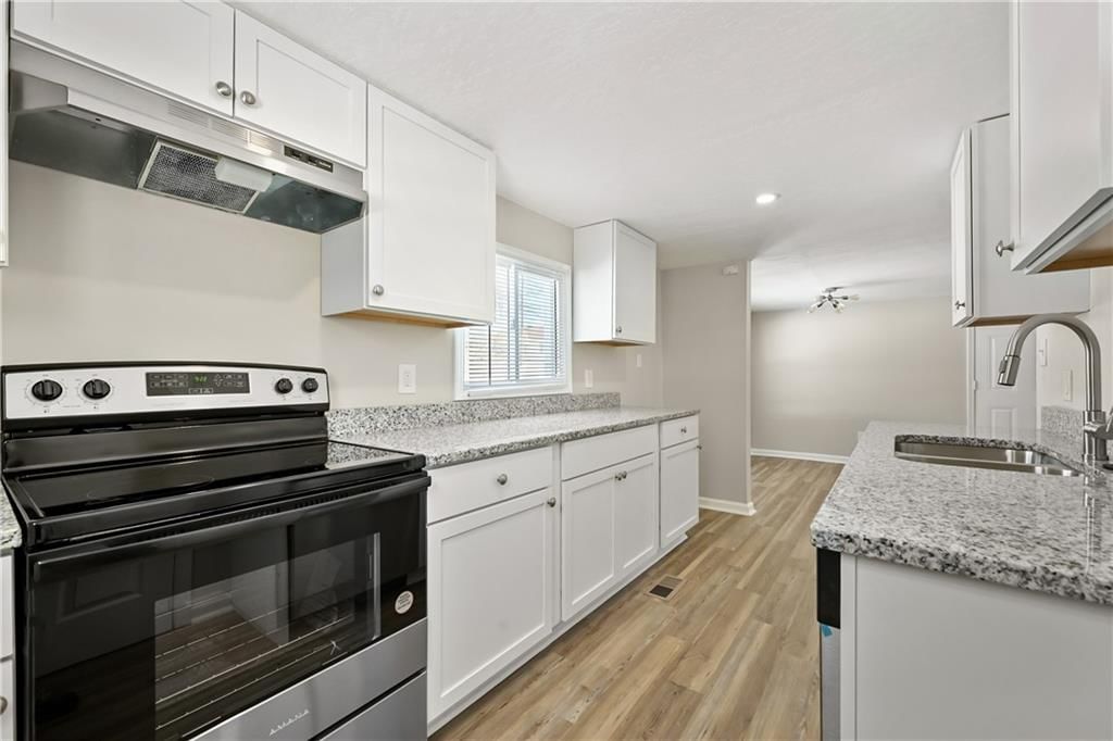 509 E 92nd Terrace — photo 9