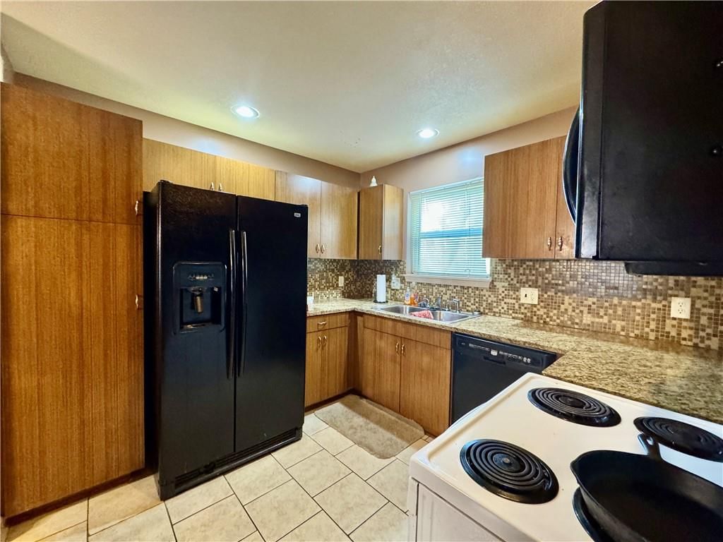 718 Oakland Avenue — photo 4