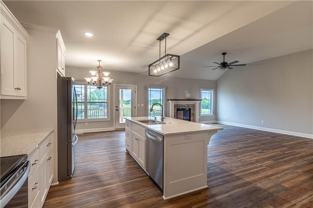 13942 Dakota Court — photo 8