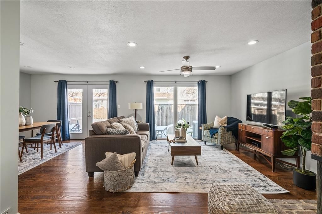 10208 Conser Street — photo 9