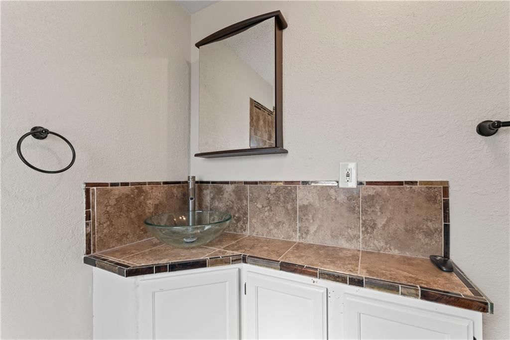 4224 S Benton Avenue — photo 18