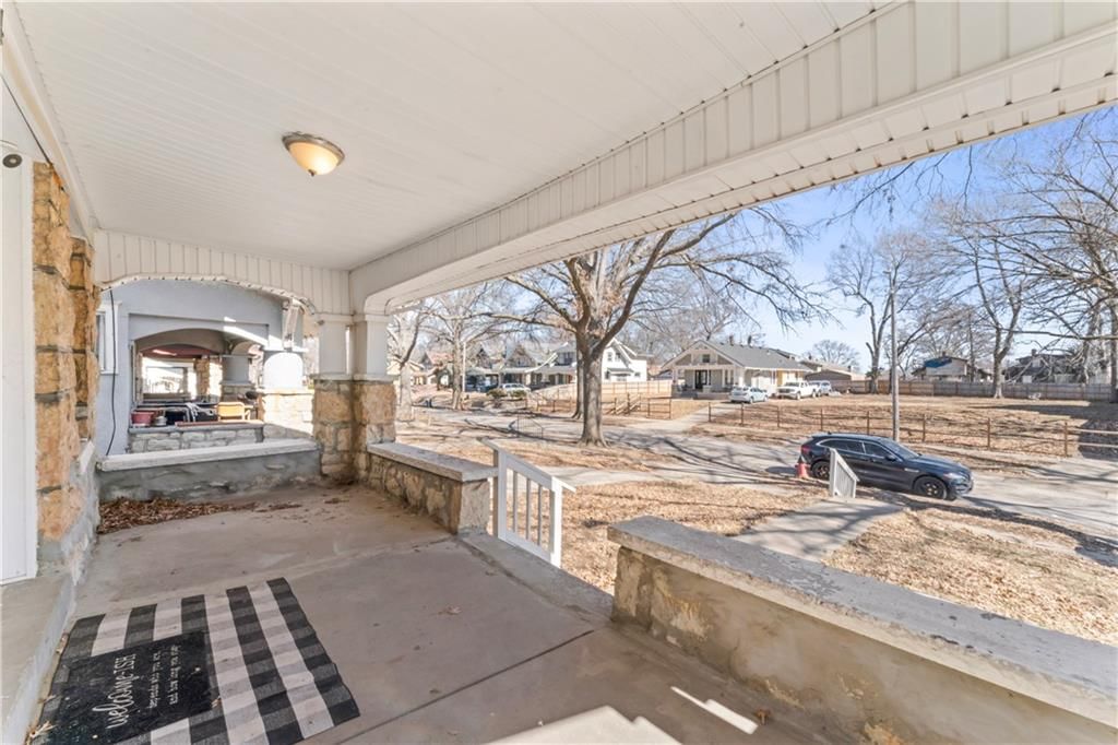 4224 S Benton Avenue — photo 3