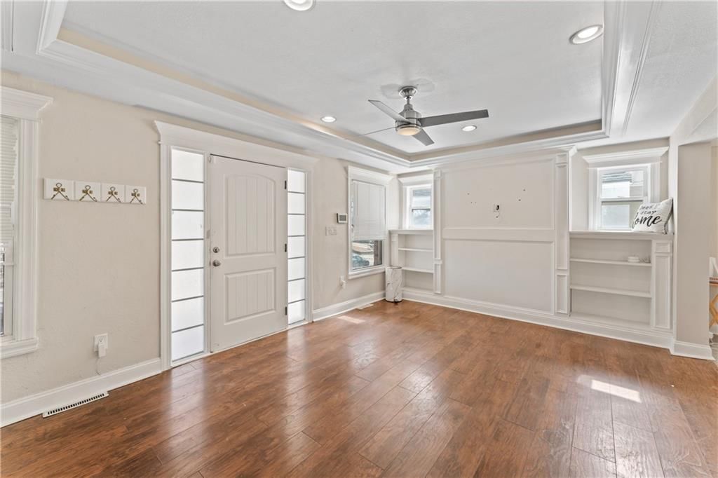 4224 S Benton Avenue — photo 4