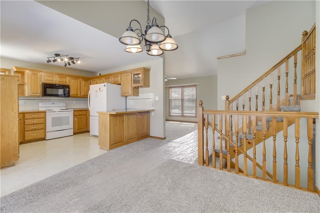 1139 SW Eastman Court — photo 6
