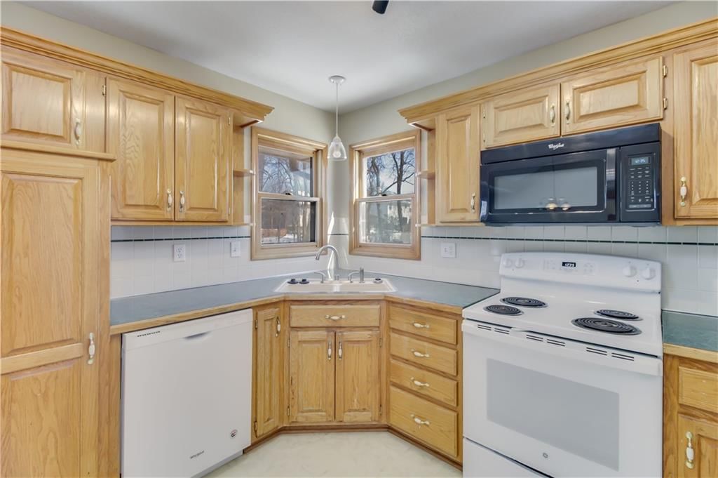 1139 SW Eastman Court — photo 9