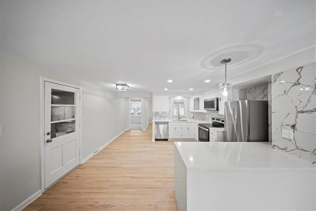 7021 Evanston Avenue — photo 3