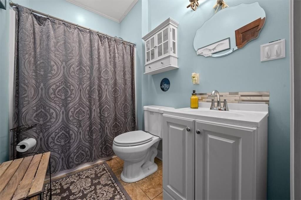 825 S Oak Street — photo 15
