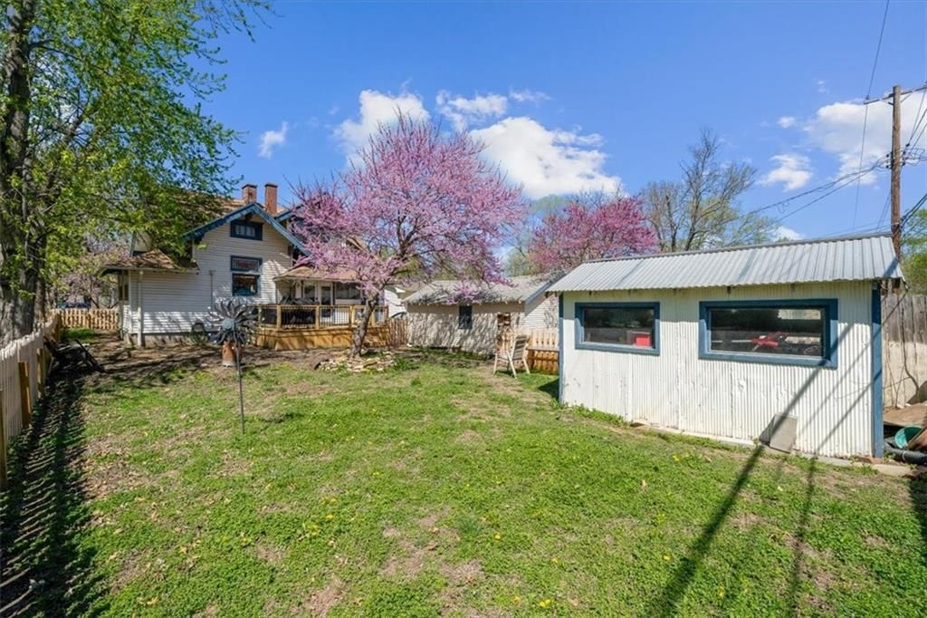 825 S Oak Street — photo 27