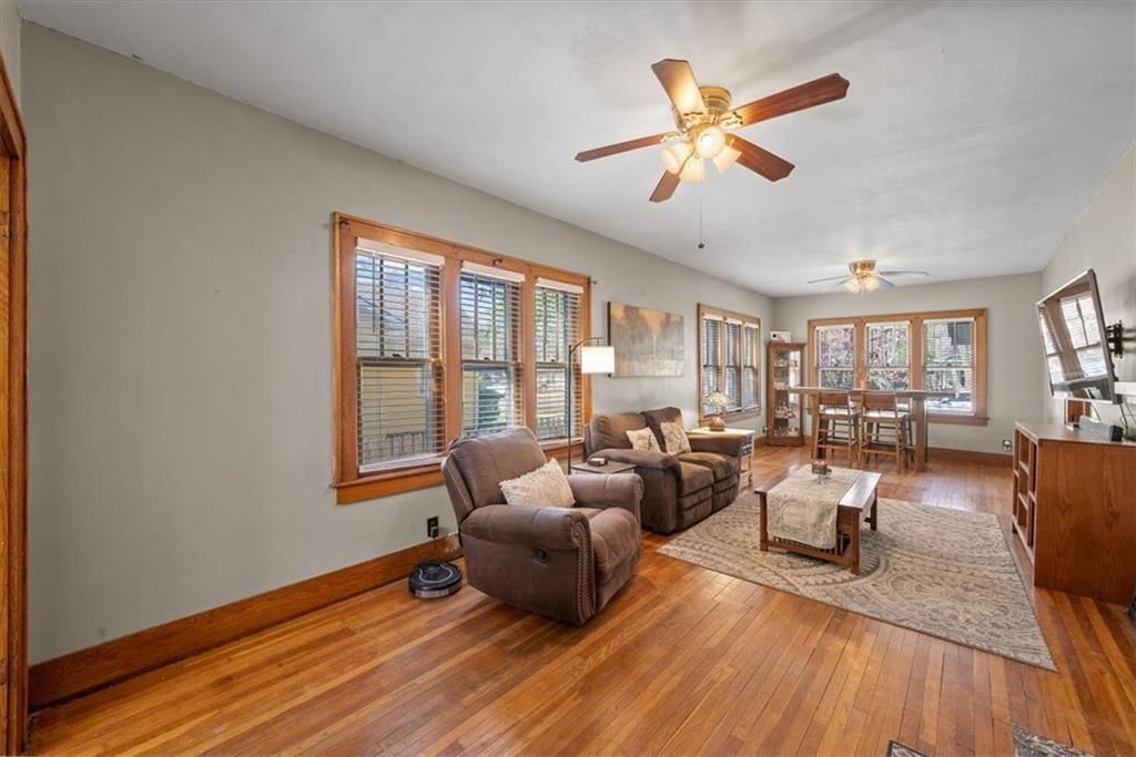 825 S Oak Street — photo 7