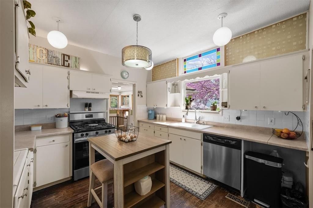 825 S Oak Street — photo 9