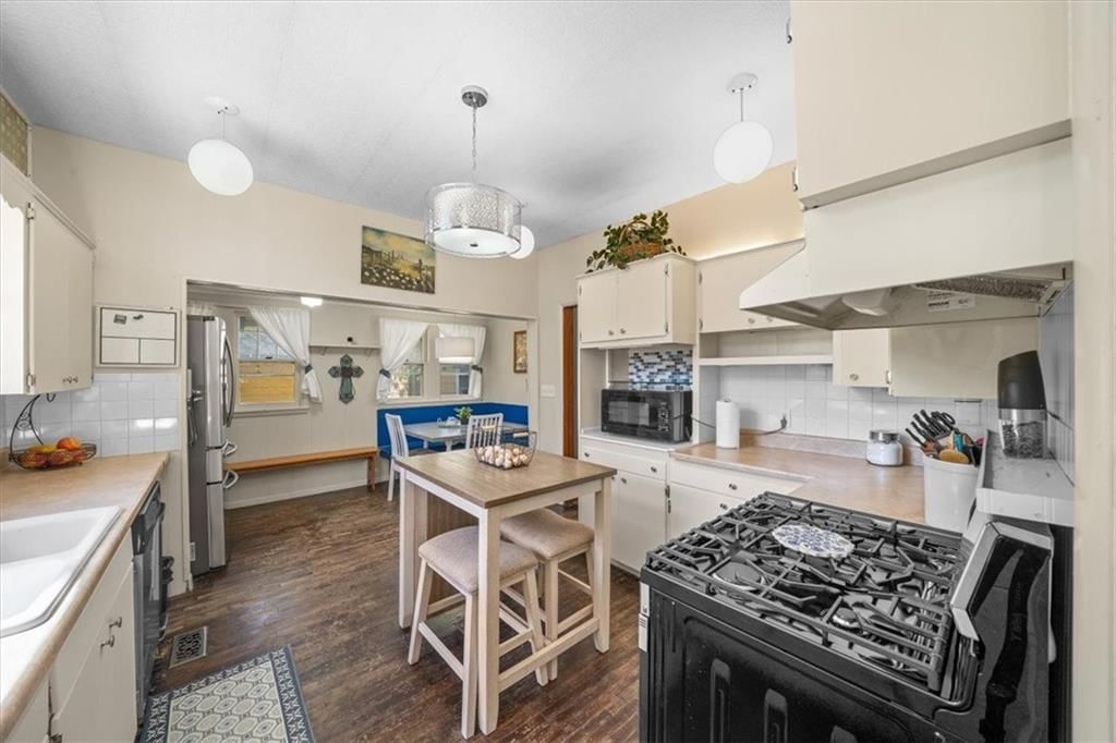 825 S Oak Street — photo 10