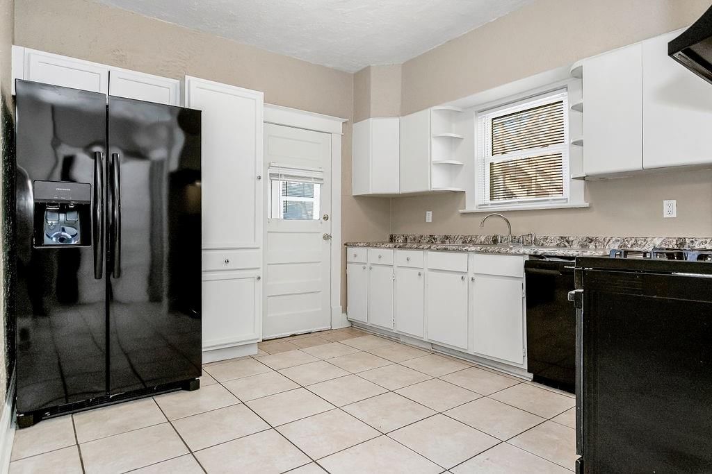 3932 Clark Avenue — photo 13