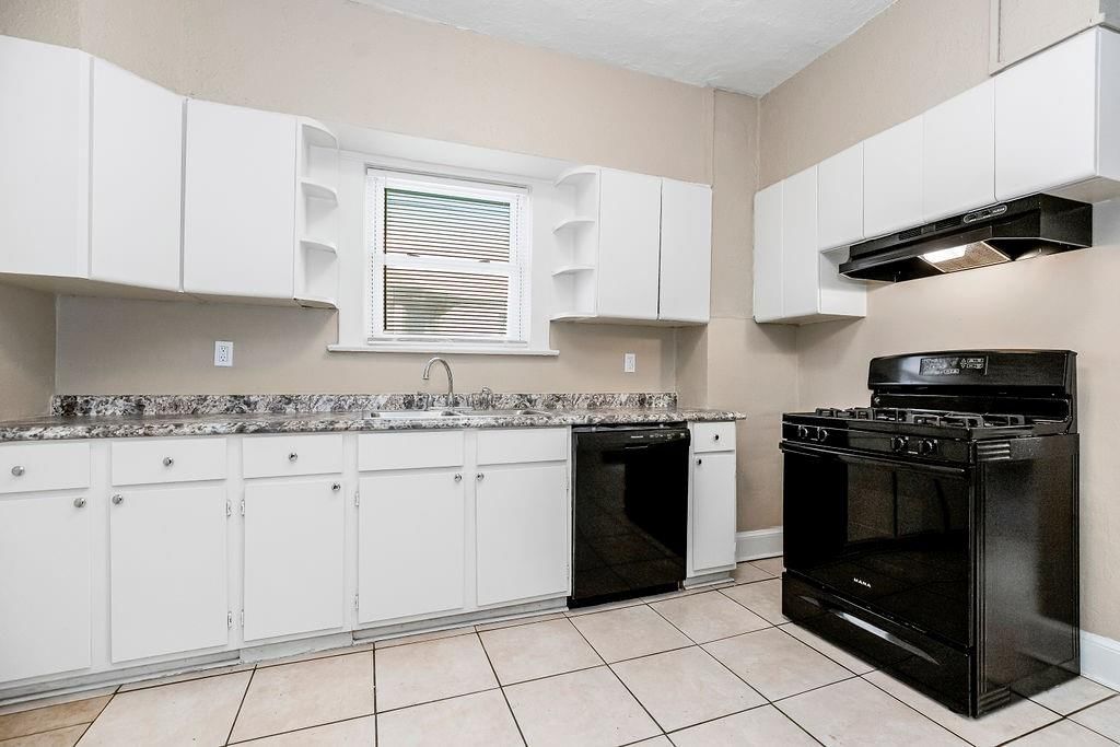 3932 Clark Avenue — photo 15