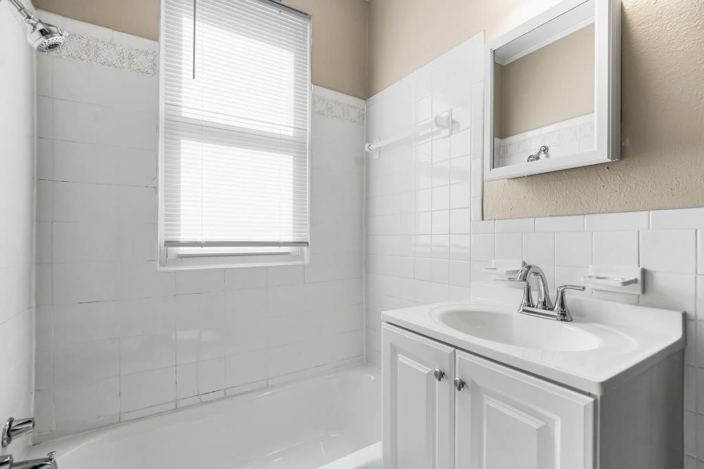 3932 Clark Avenue — photo 26