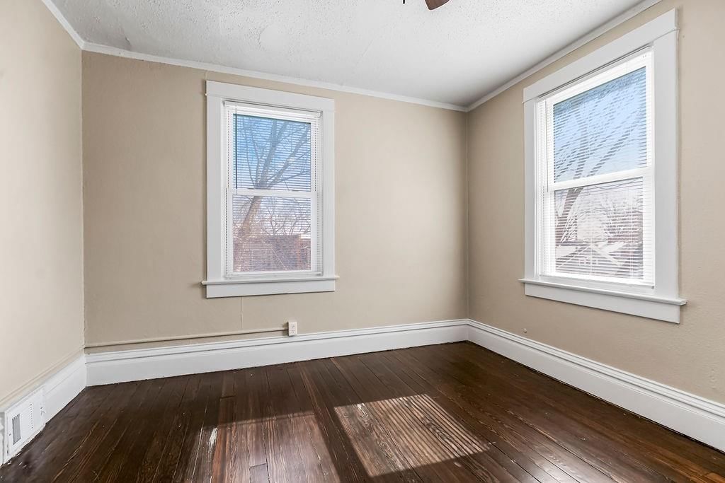 3932 Clark Avenue — photo 27