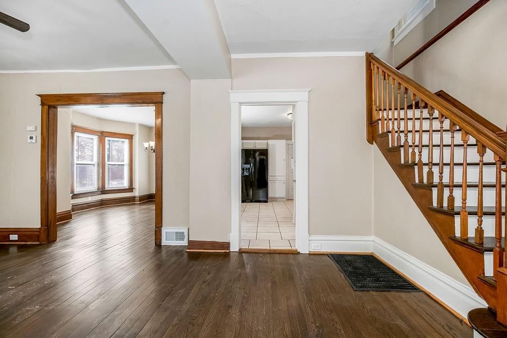 3932 Clark Avenue — photo 5