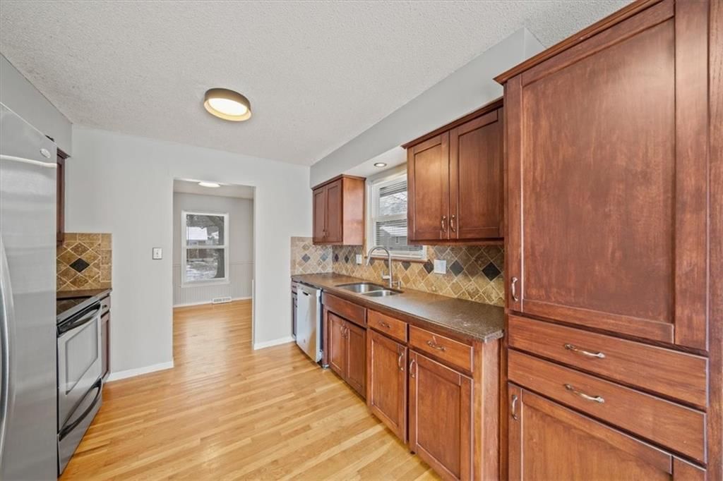 524 NW Brad Circle — photo 12