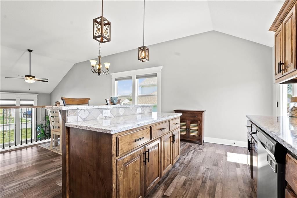 15513 Lakeside Drive — photo 11