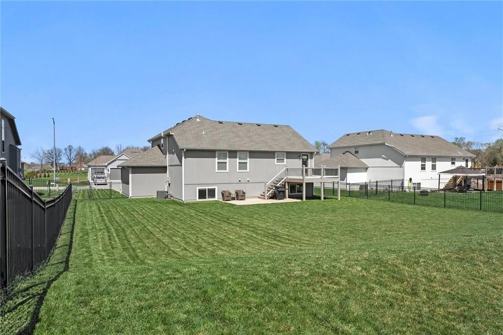 15513 Lakeside Drive — photo 34