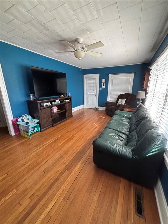 924 E 5th Street — photo 7