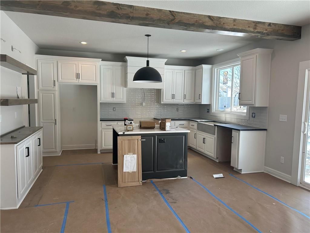 1233 NE Goshen Drive — photo 2