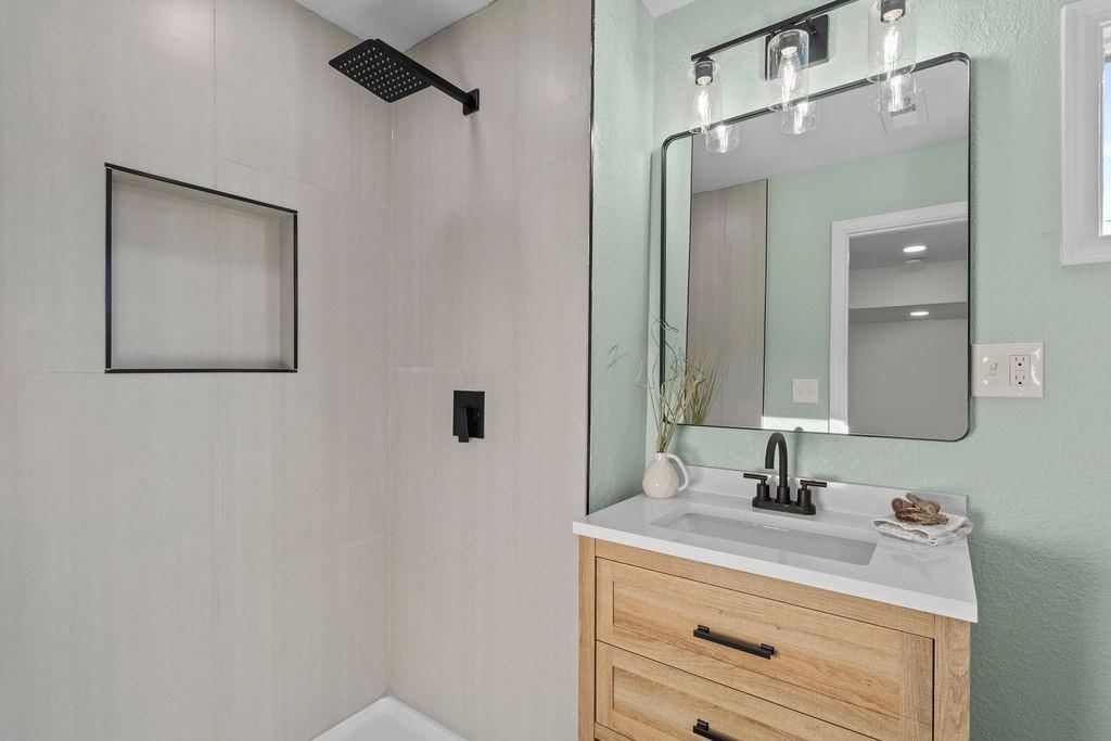 2119 S 35 Street — photo 20