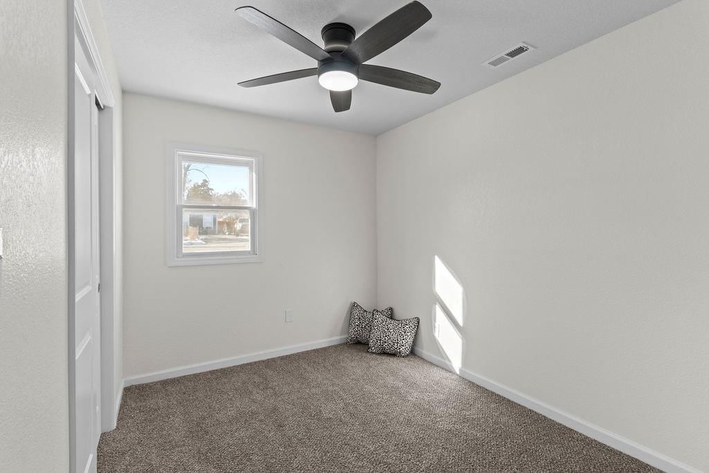 2119 S 35 Street — photo 23