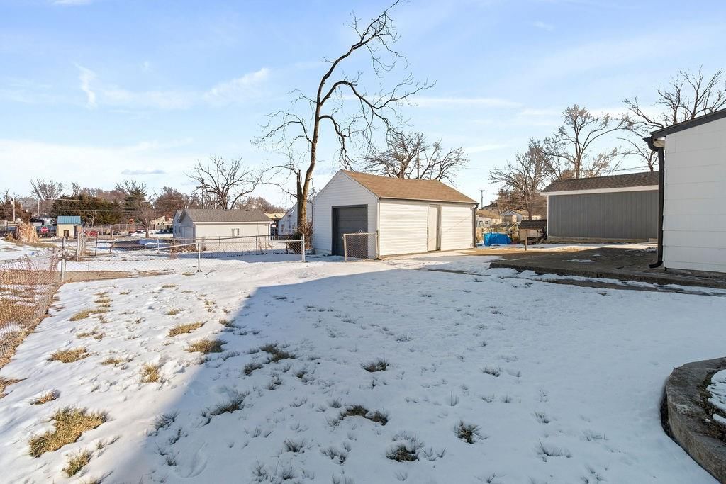 2119 S 35 Street — photo 34