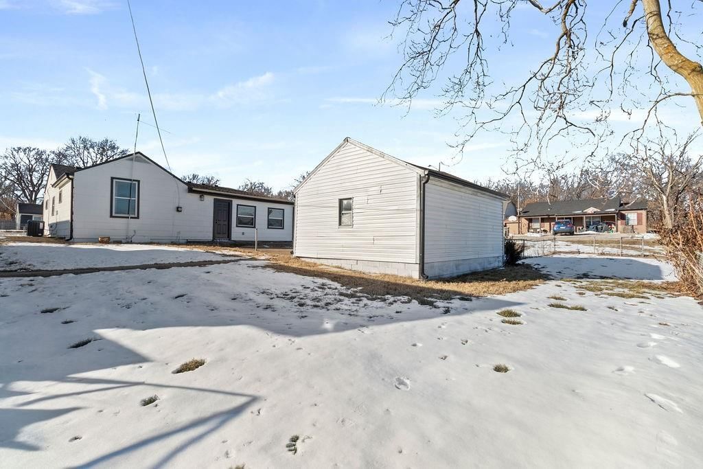 2119 S 35 Street — photo 36