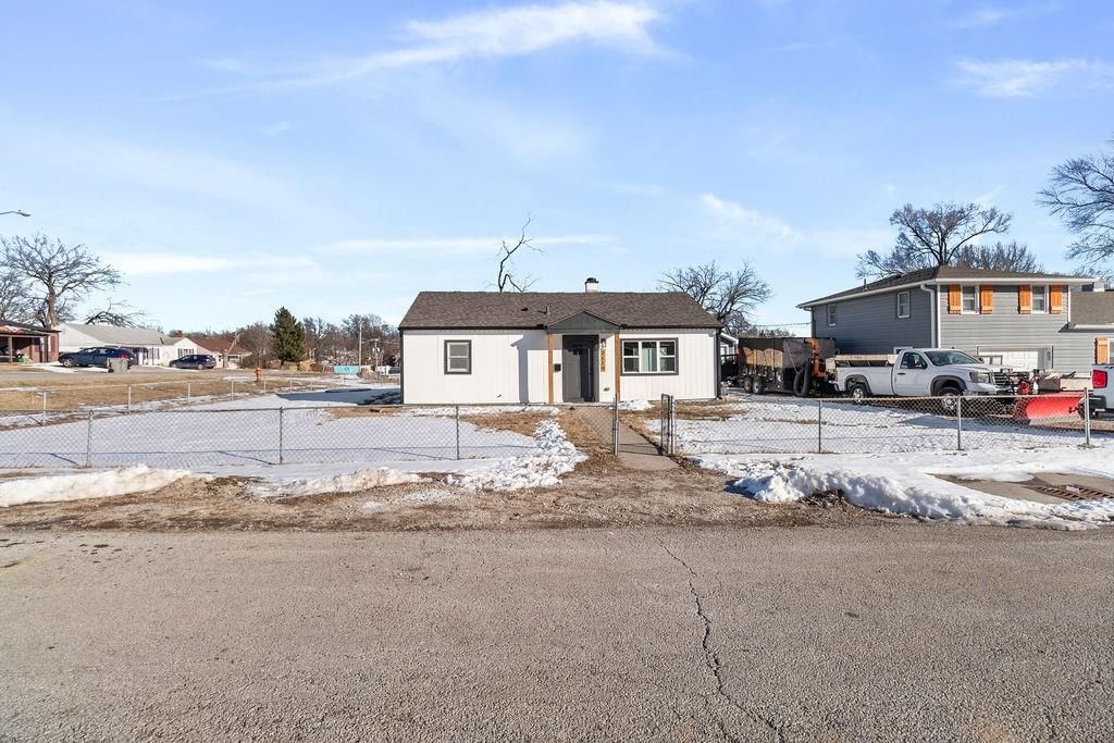 2119 S 35 Street — photo 38