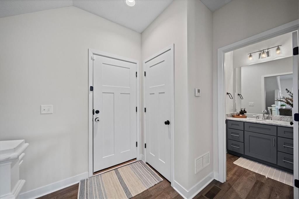 16224 Broadmoor Street — photo 14