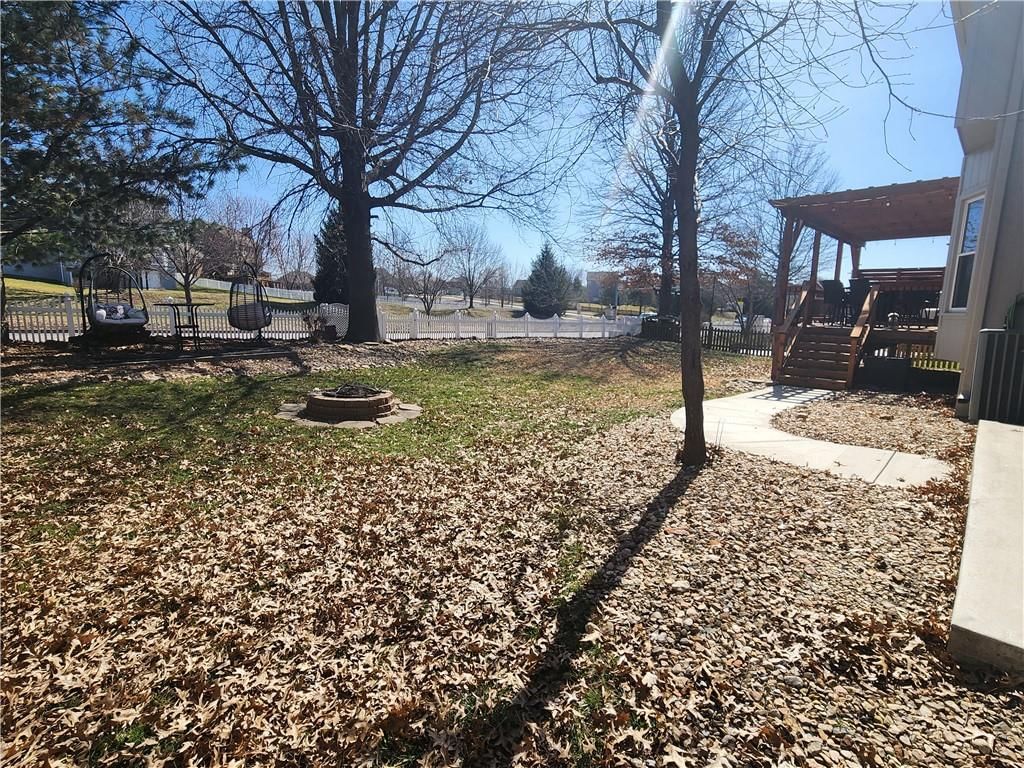 1162 Huntington Drive — photo 32