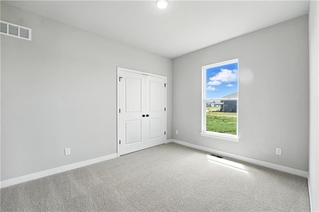 308 SW Hawthorne Court — photo 12