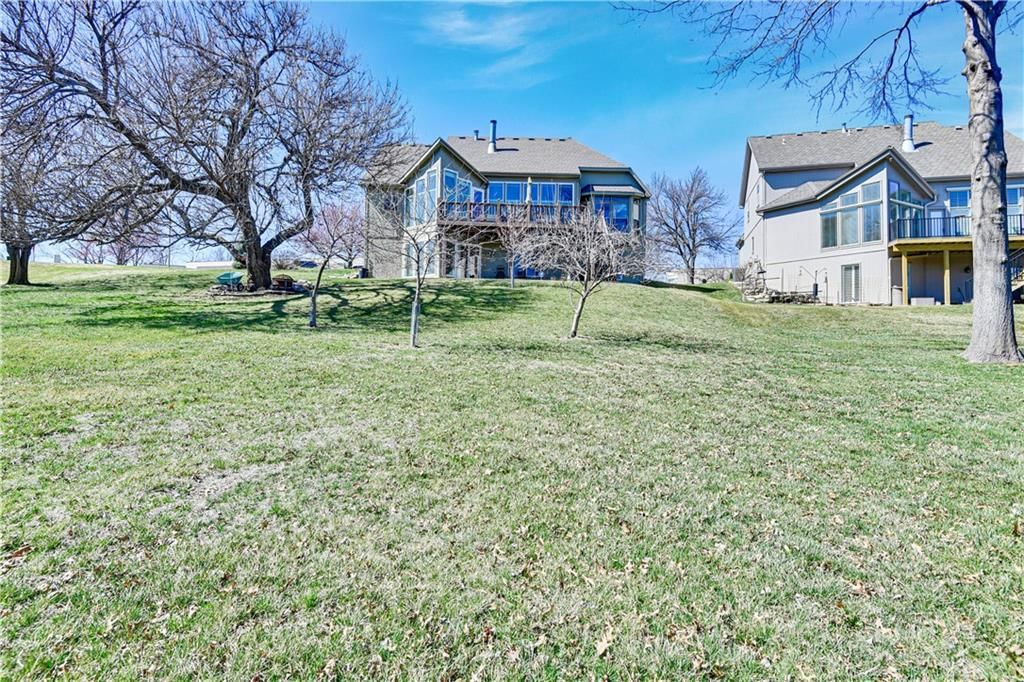 8609 Candlelight Lane — photo 32