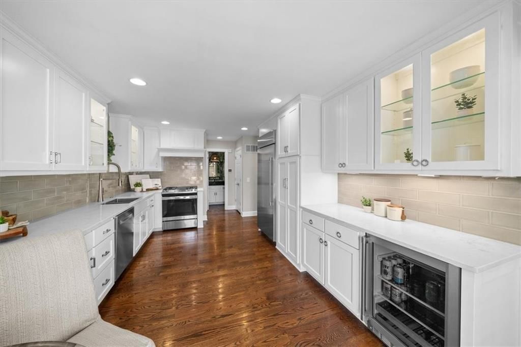 5208 W 121 Street — photo 8