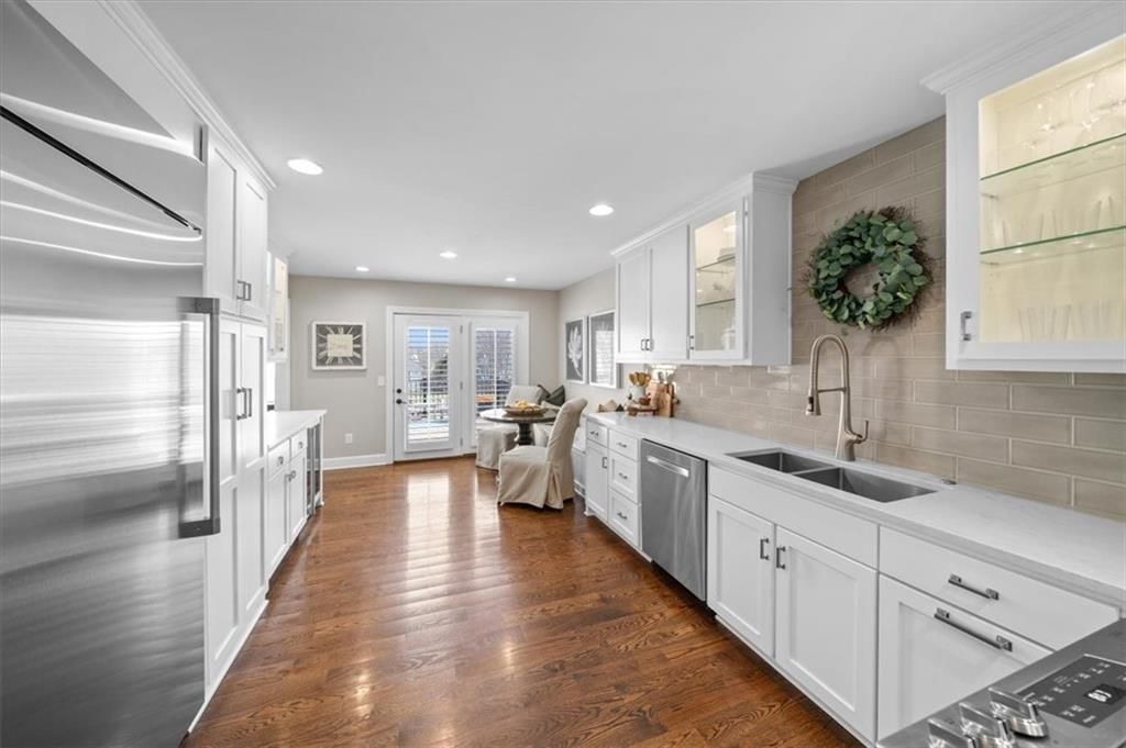 5208 W 121 Street — photo 9