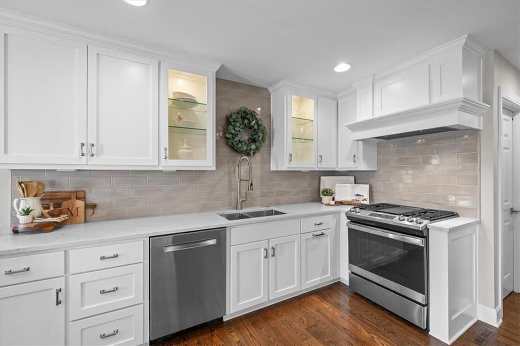 5208 W 121 Street — photo 10
