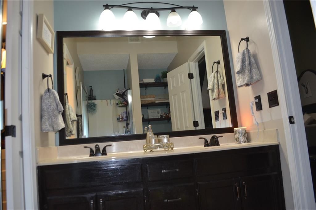 11108 N WALLACE Avenue — photo 21