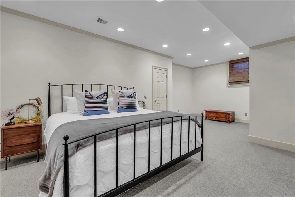 2600 W 118th Street — photo 36
