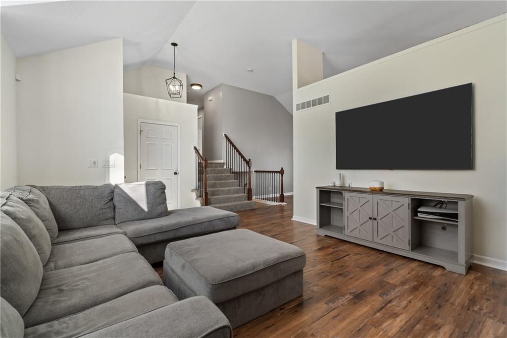 18752 W 164TH Street — photo 10