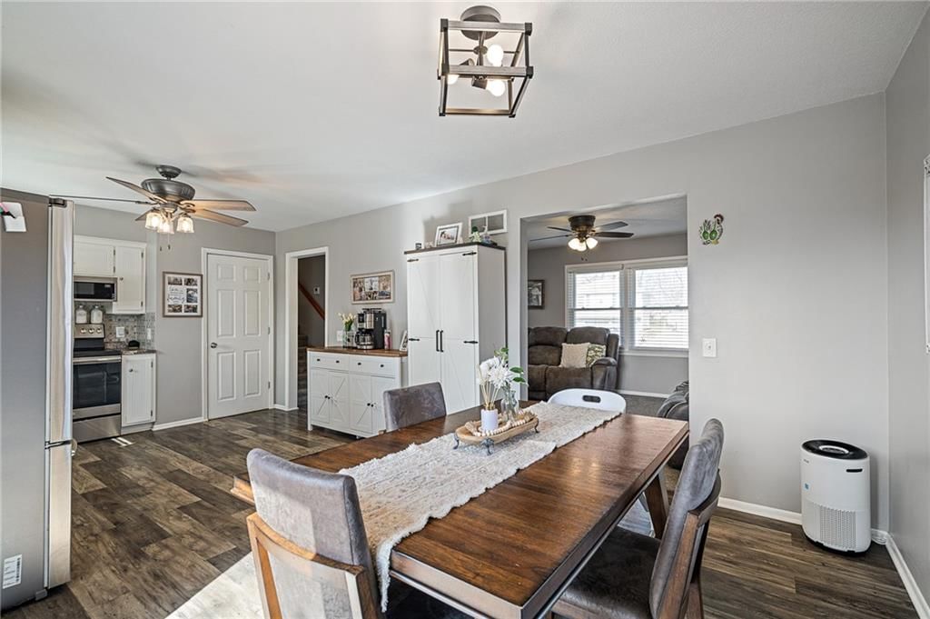 915 W FOREST Drive — photo 11