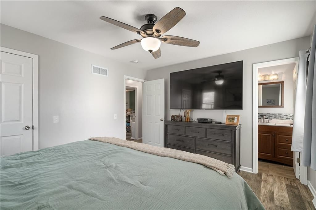 915 W FOREST Drive — photo 20