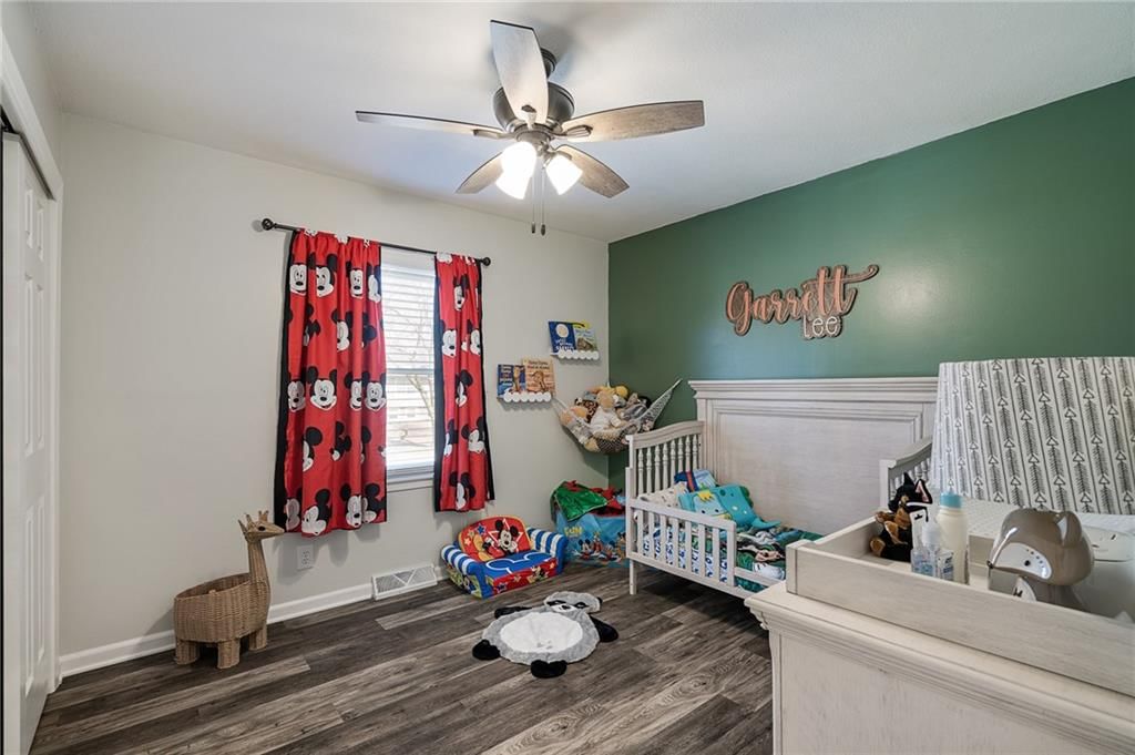 915 W FOREST Drive — photo 24