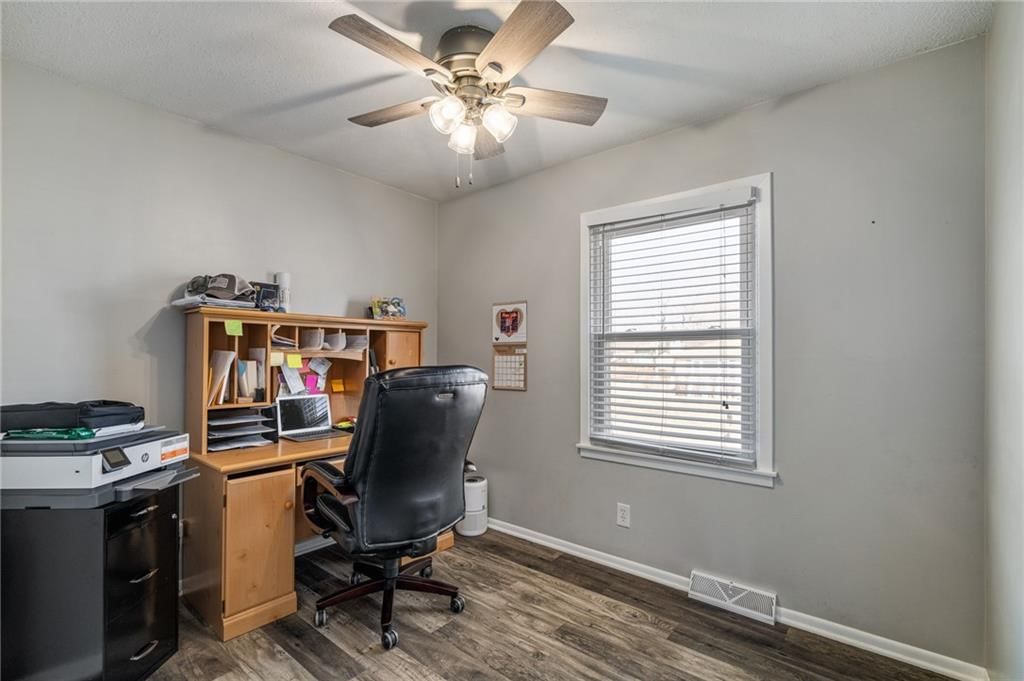 915 W FOREST Drive — photo 25