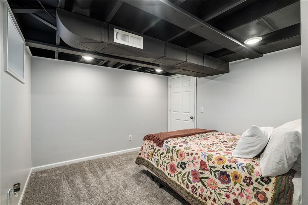 915 W FOREST Drive — photo 31