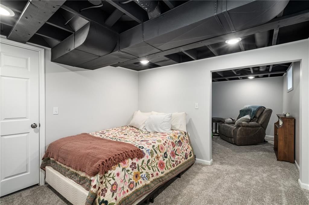 915 W FOREST Drive — photo 32
