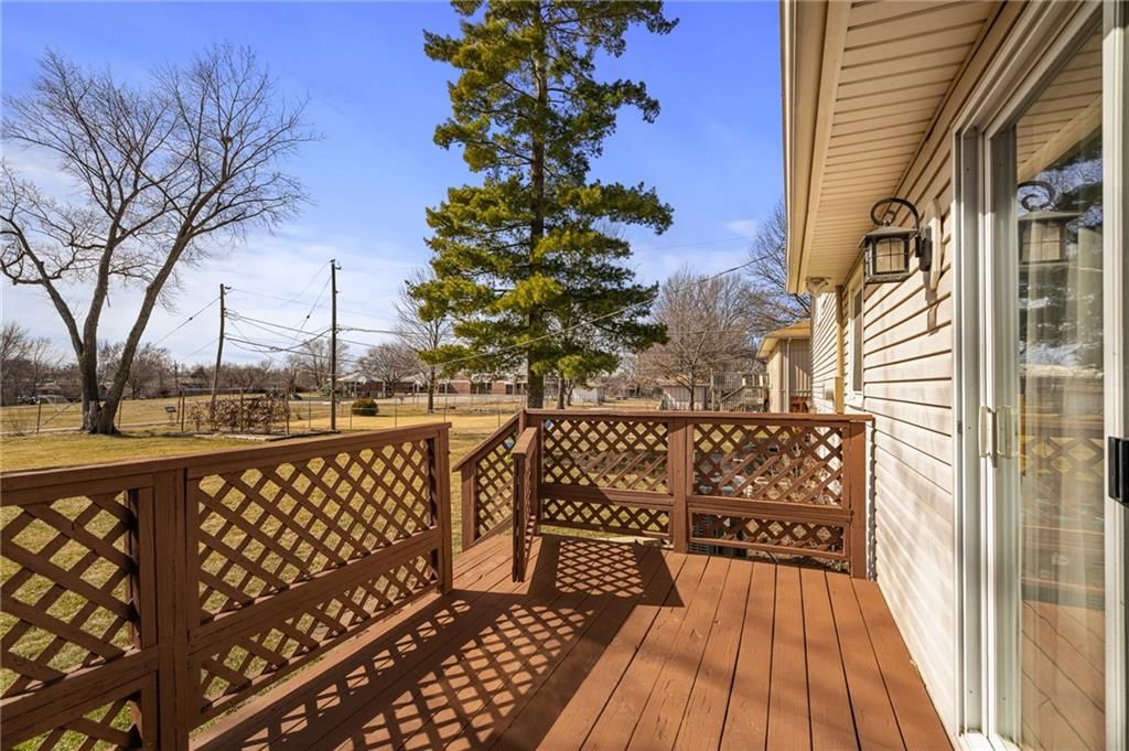 915 W FOREST Drive — photo 33