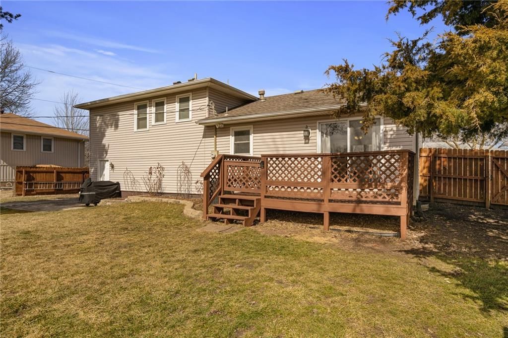 915 W FOREST Drive — photo 35